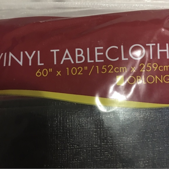NWT red and black checkered vinyl tablecloth, 60x102 inches - Picture 4 of 5